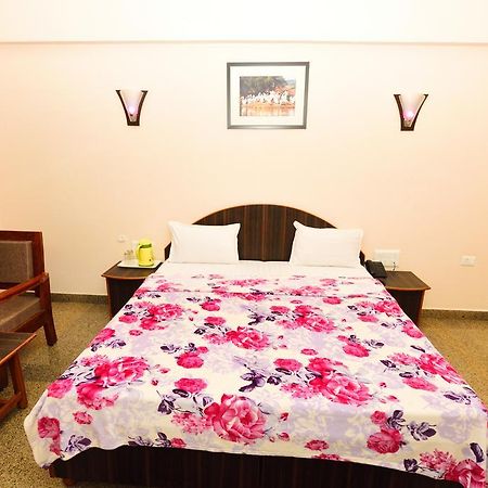 Geetanjali Hotel & Motel Bharatpur Exteriör bild