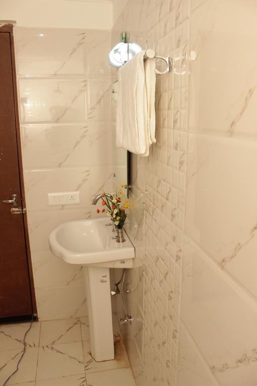 Geetanjali Hotel & Motel Bharatpur Exteriör bild