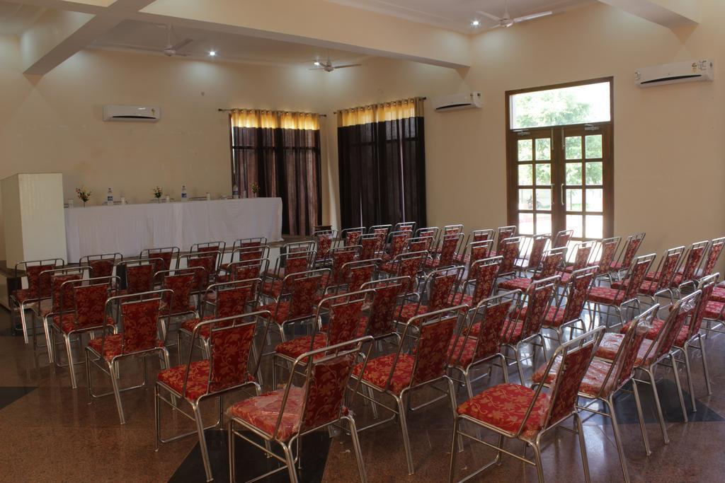 Geetanjali Hotel & Motel Bharatpur Exteriör bild