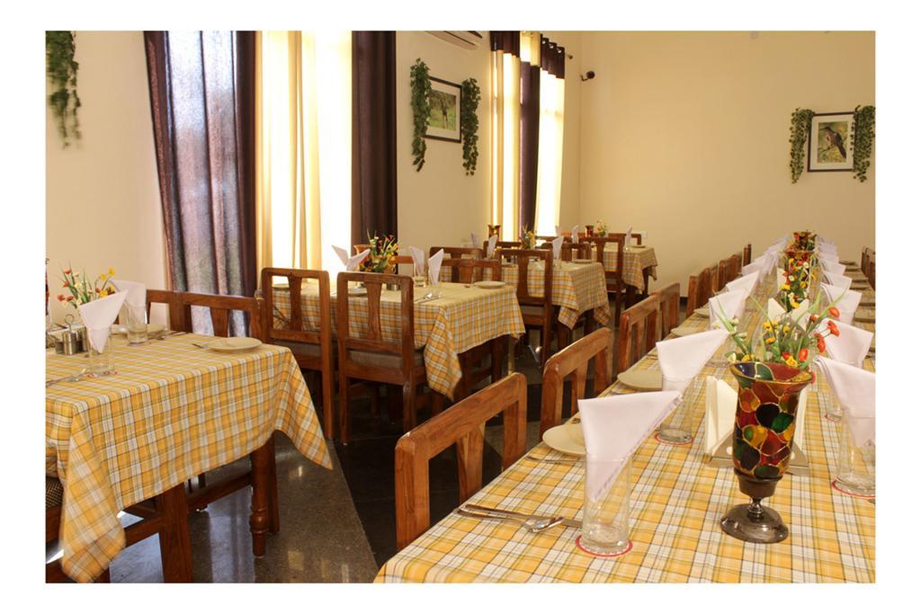Geetanjali Hotel & Motel Bharatpur Exteriör bild