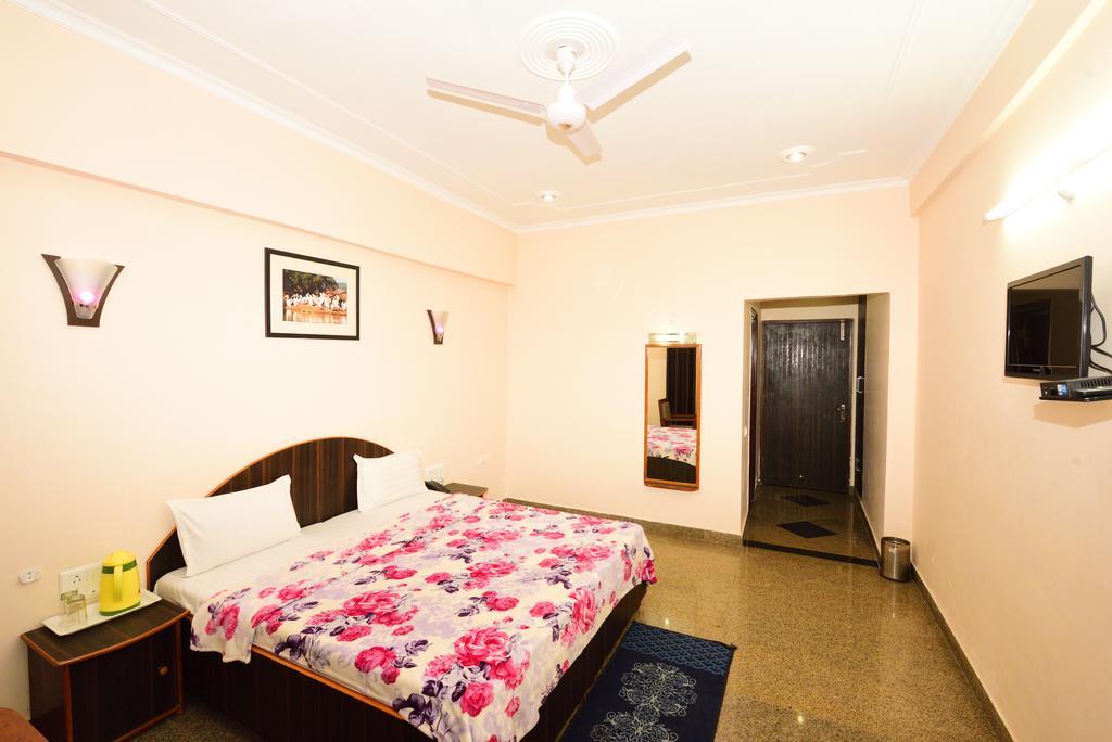 Geetanjali Hotel & Motel Bharatpur Exteriör bild