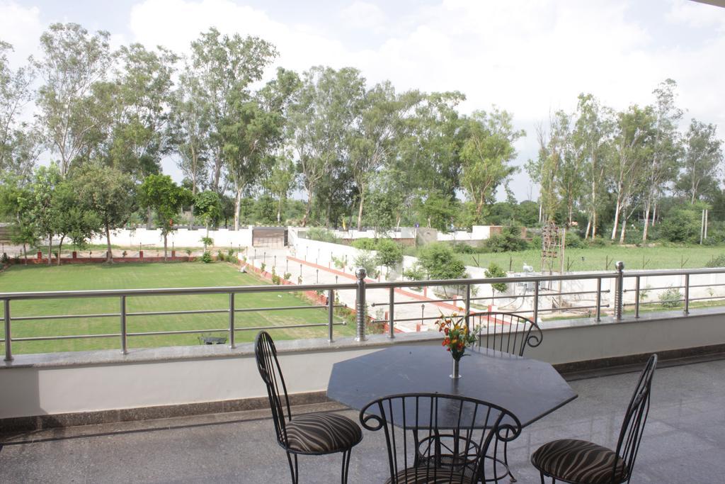 Geetanjali Hotel & Motel Bharatpur Exteriör bild